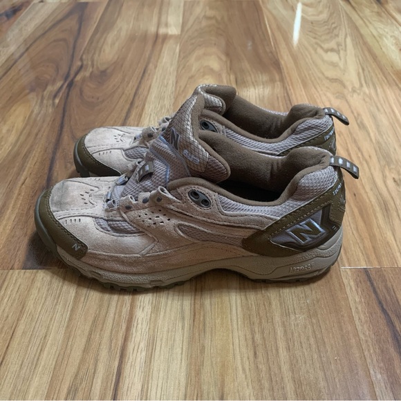 New Balance 643 All Terrain Beige Brown Suede Hiking Trail Shoes Womens Sz 7.5 - Picture 5 of 7